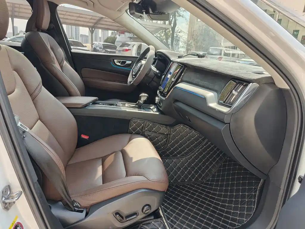 Volvo XC60 — миниатюра 16
