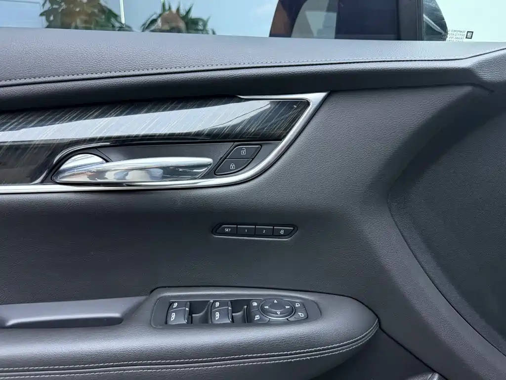 Cadillac XT6 — миниатюра 12