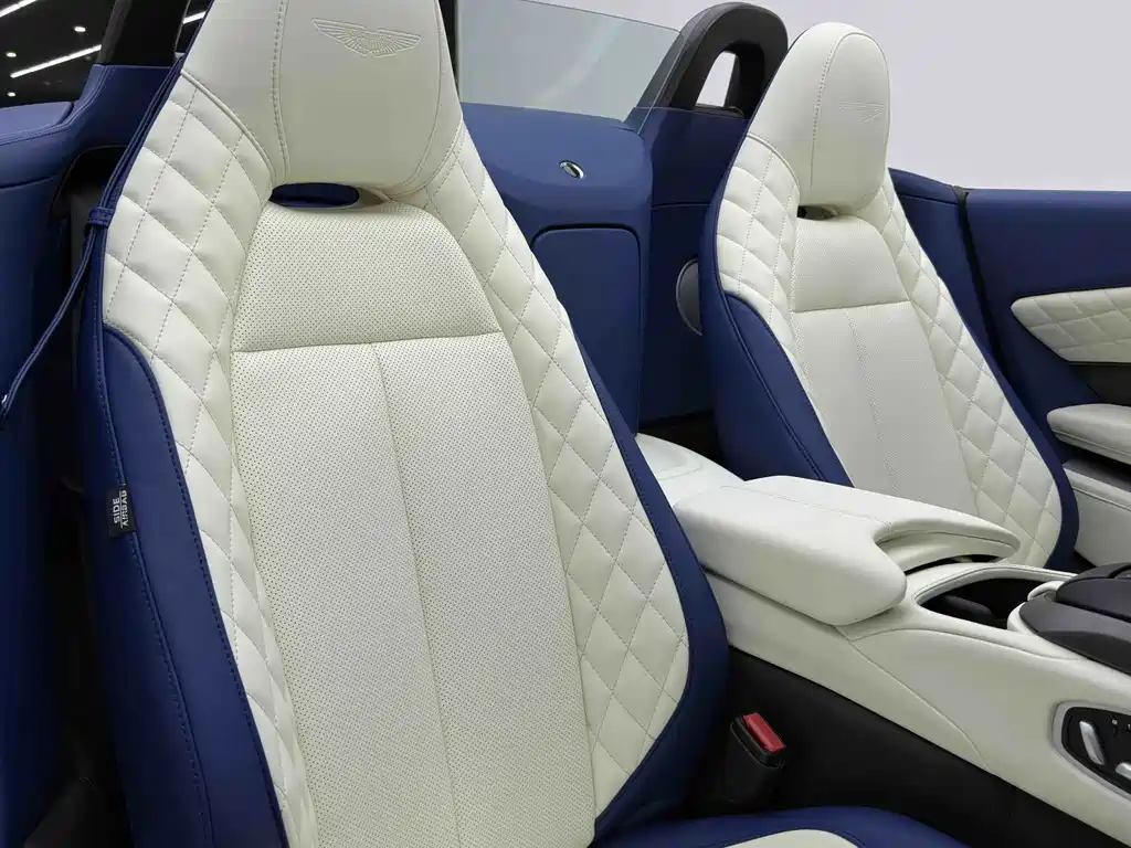 Aston Martin V8 Vantage — миниатюра 19