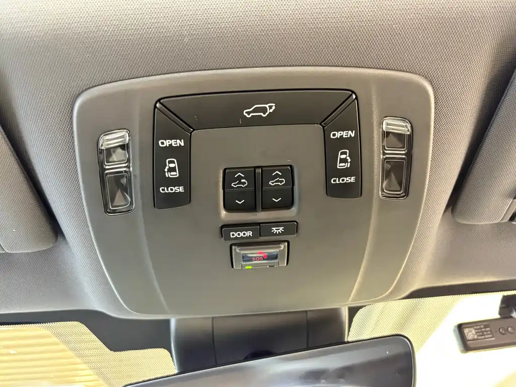 Toyota Sienna — миниатюра 15