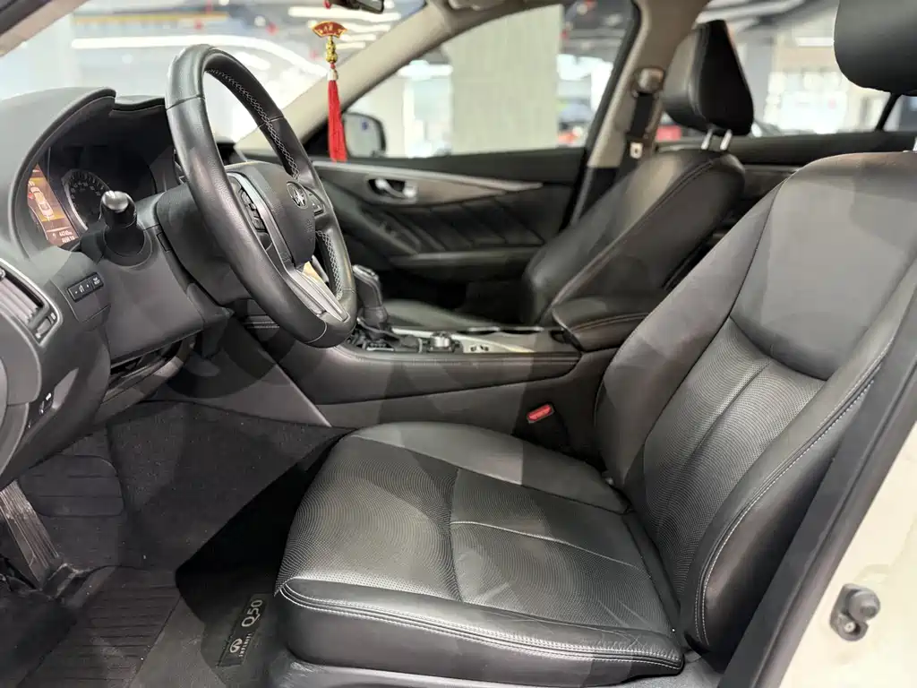 INFINITI Q50L