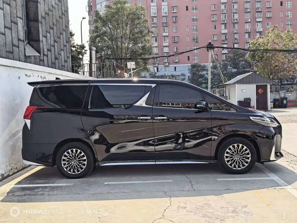 Lexus LM — фотографии объявления, Фото 7