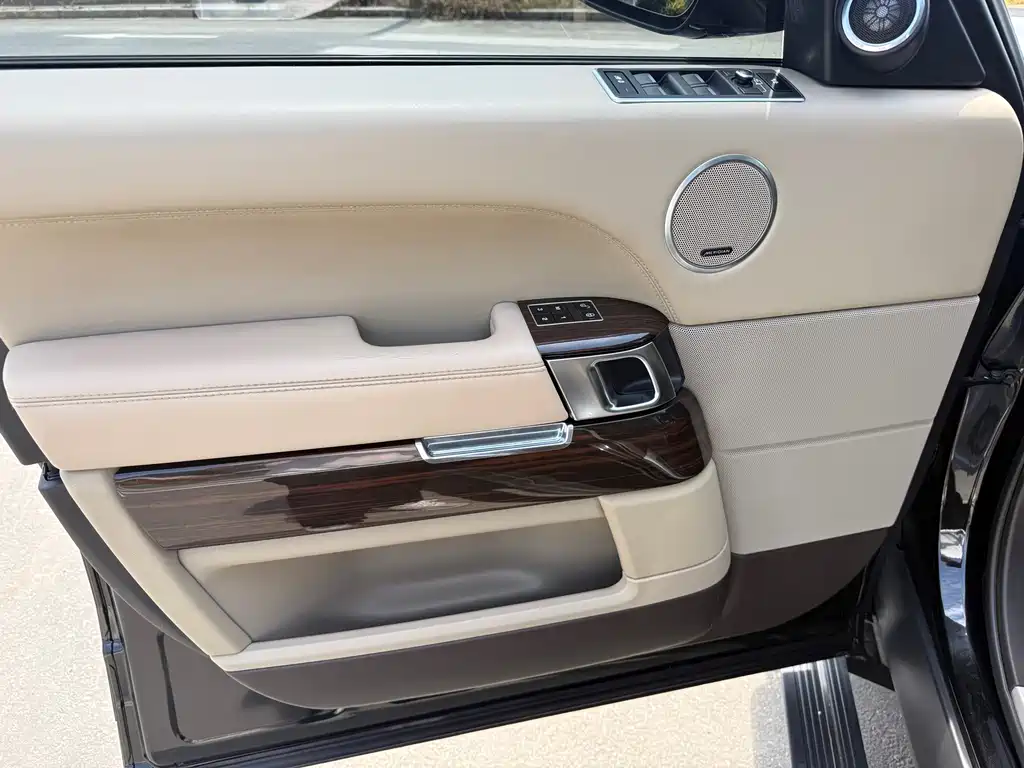Land Rover Range Rover 2015 3.0 SC V6 Vogue SE Long Wheelbase