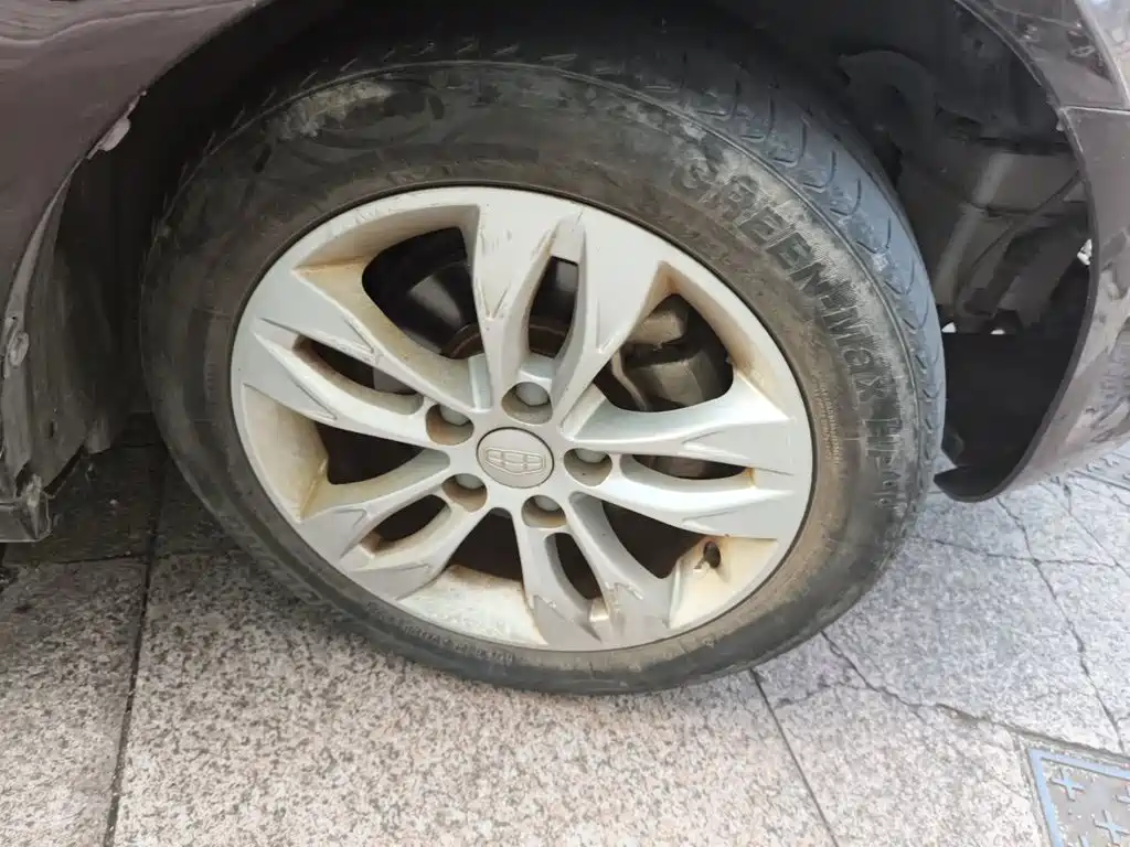Geely Emgrand — миниатюра 8