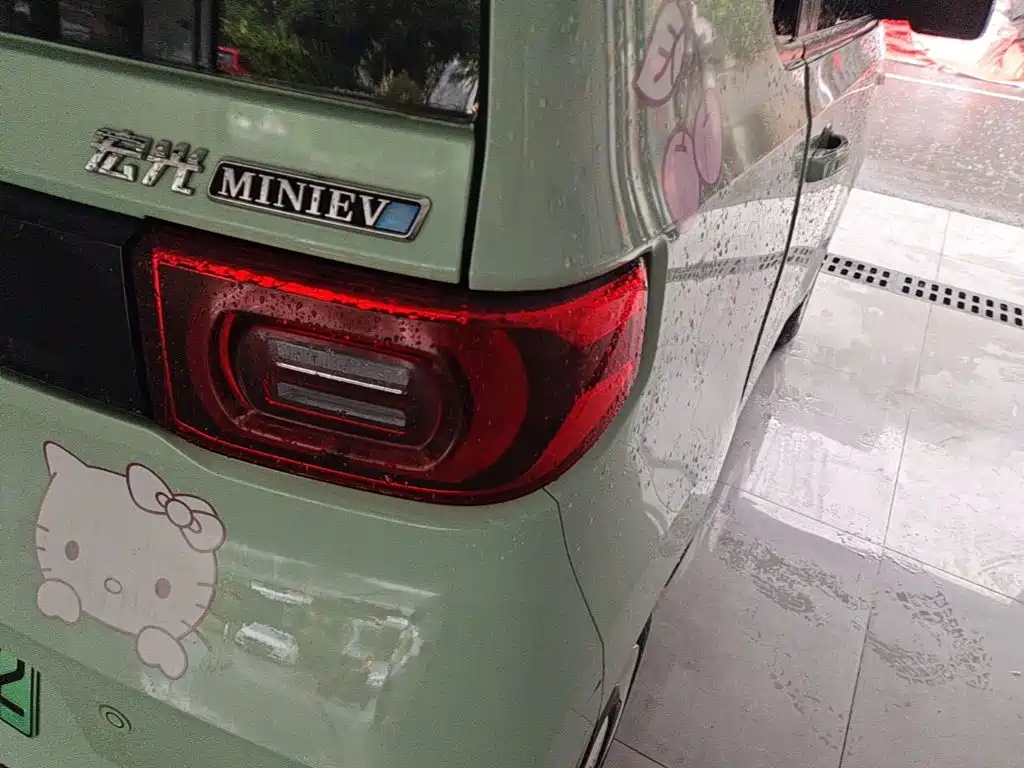 Wuling MINIEV — миниатюра 8