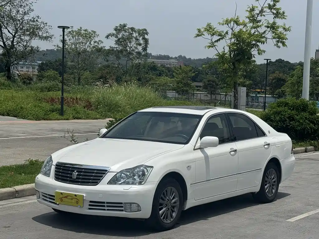 Купить Toyota Crown