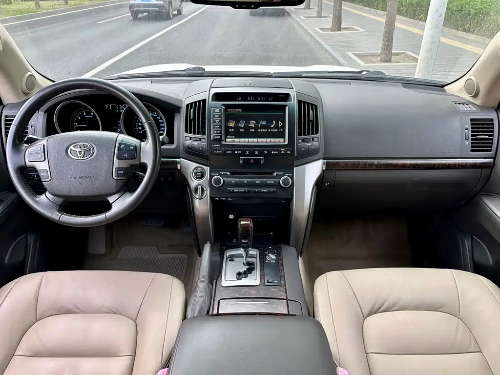 Toyota Land Cruiser 2010 4.7L AT VX
