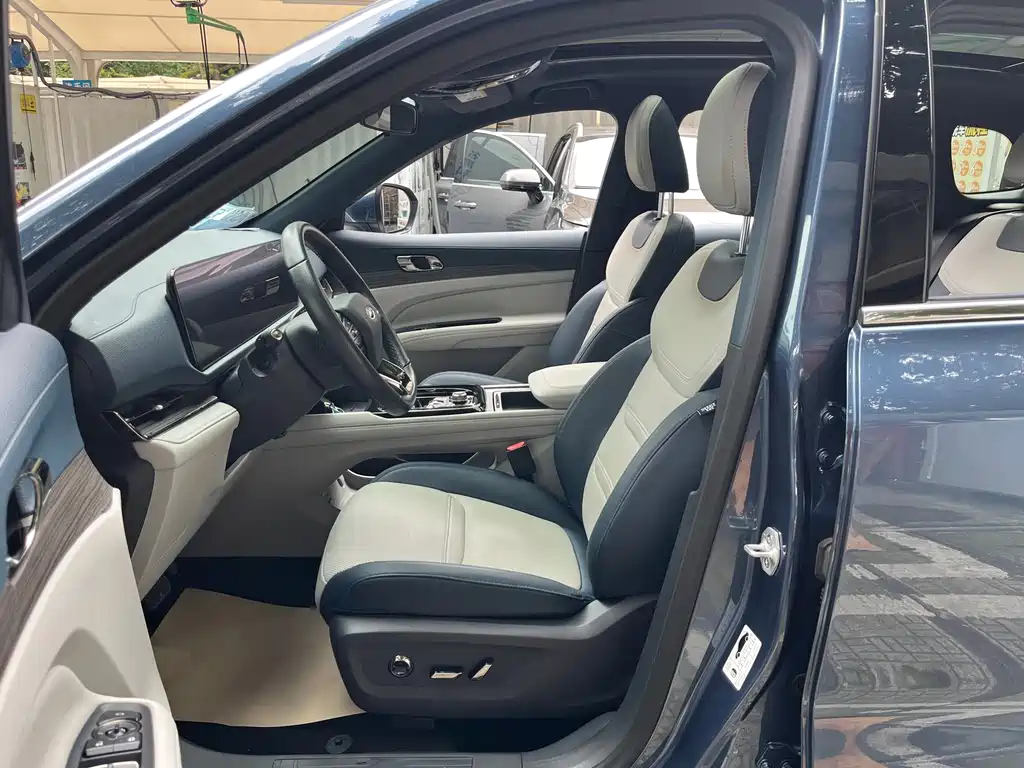 Ford Equator Sport — миниатюра 8