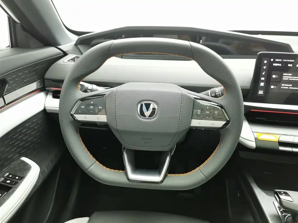 CHANGAN UNI V SMART IDD