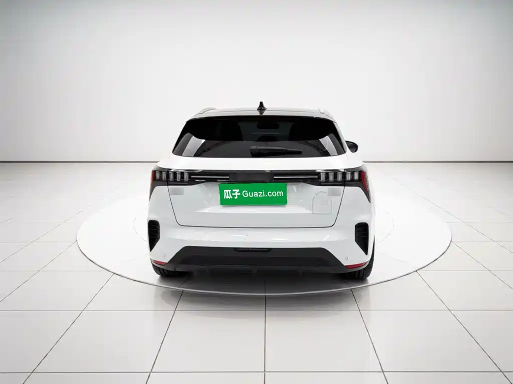 Lynk & Co 06 — миниатюра 5
