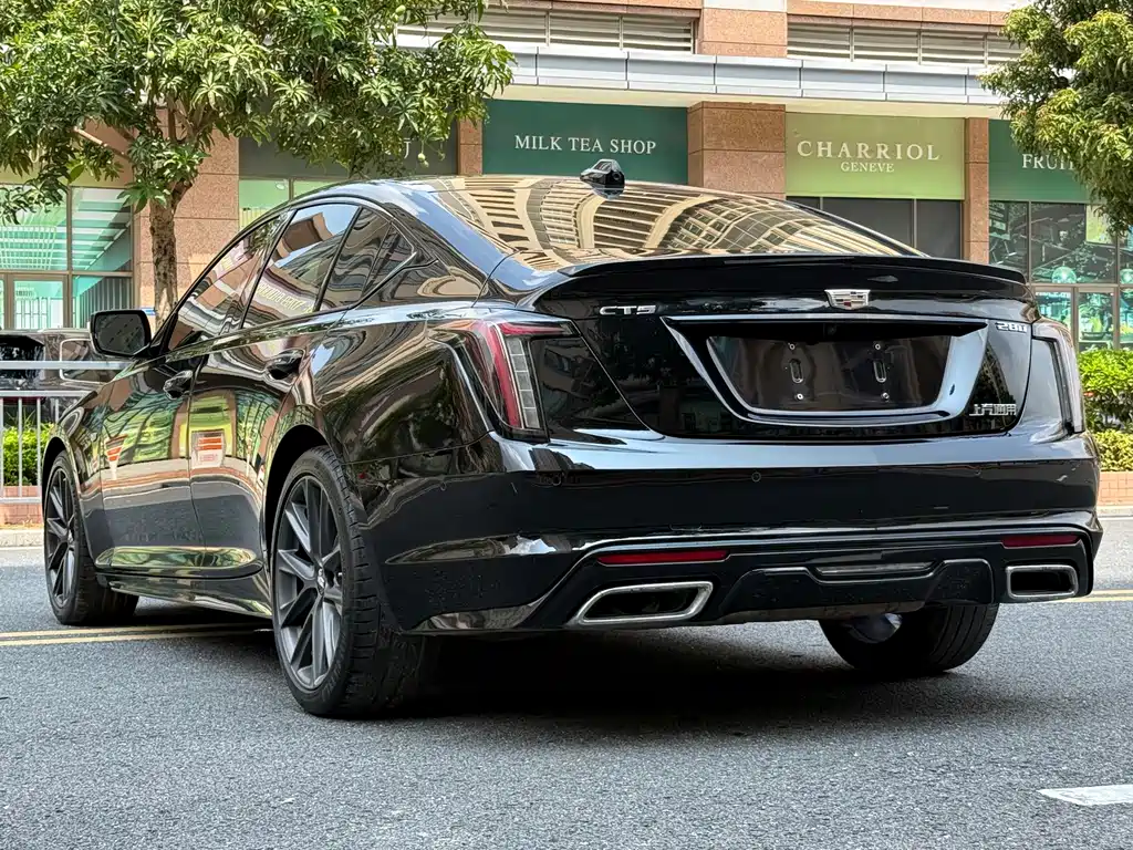 Cadillac CT5 2023 28T