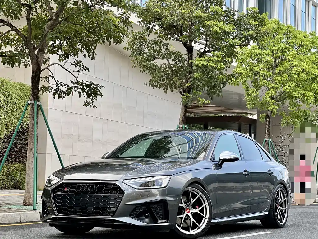 Купить Audi S4