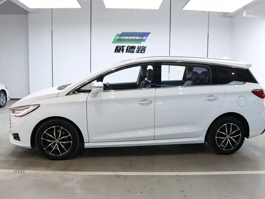 BYD Song MAX MAX 2017 1.5T AT Elite 7 мест