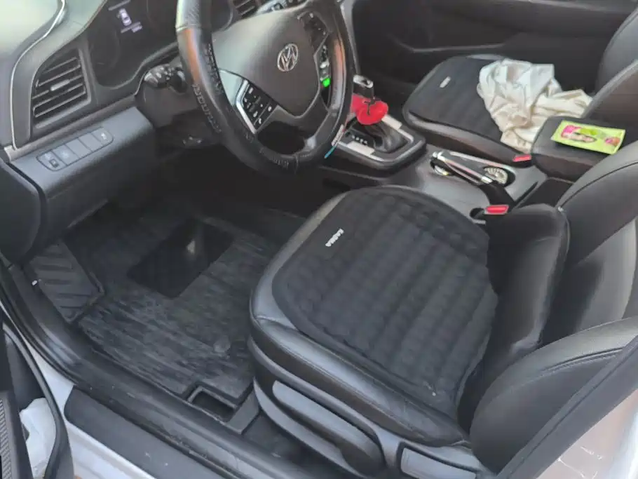 Hyundai Elantra — миниатюра 9