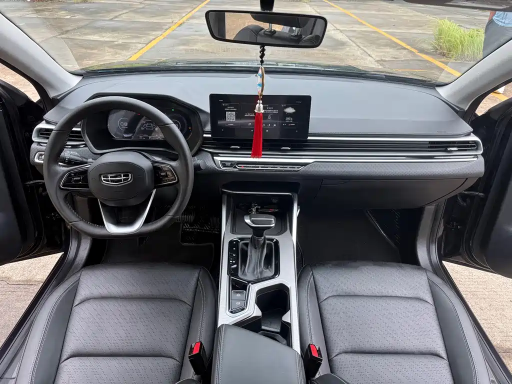 Geely Emgrand — миниатюра 15
