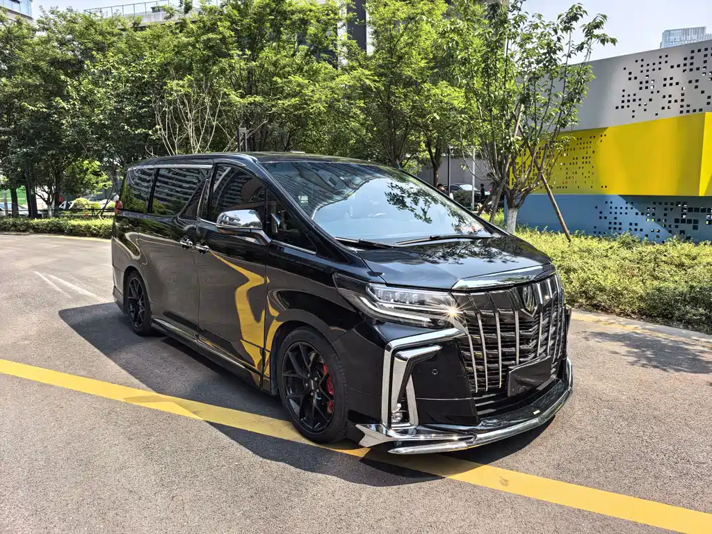 Купить Toyota Alphard