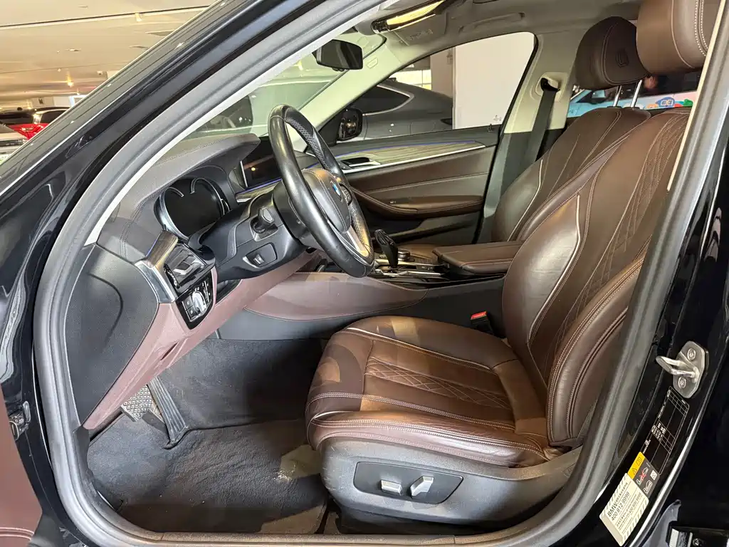 BMW 5 Series New Energy — миниатюра 4