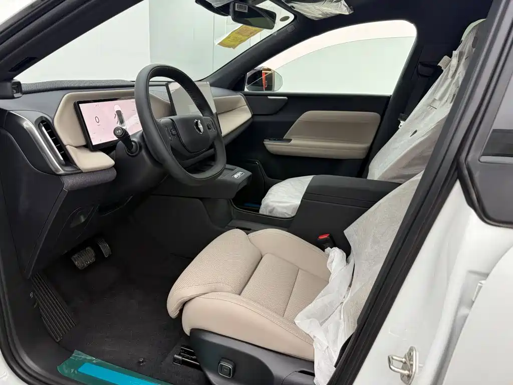 Volvo гибрид Volvo XC70 plug-in — миниатюра 6