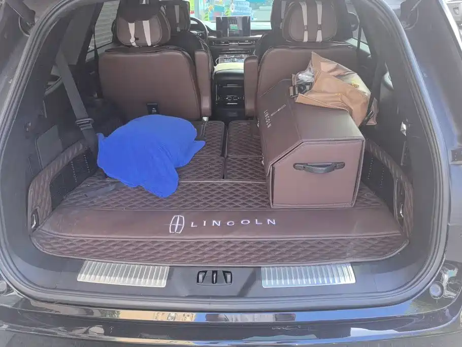 Lincoln Aviator — миниатюра 4