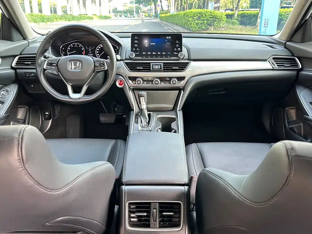 Honda Accord — миниатюра 11