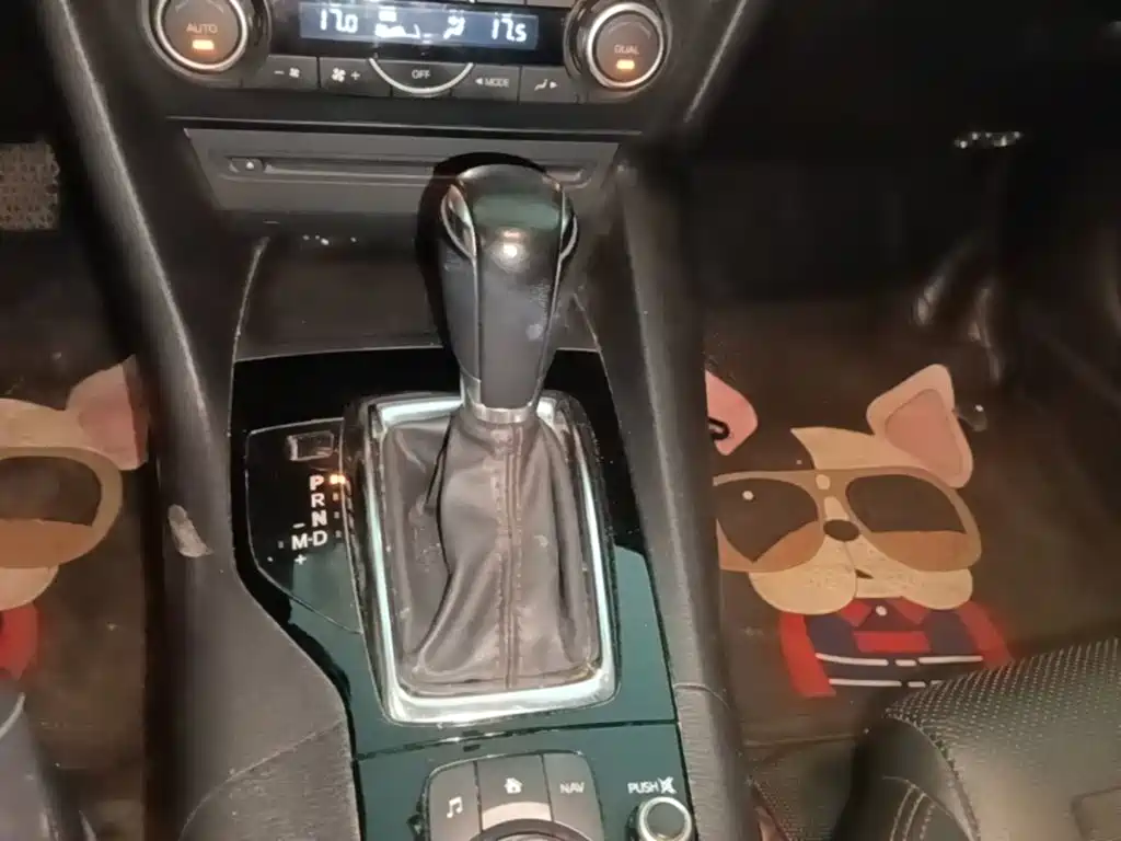 Mazda 3 Axela — миниатюра 14