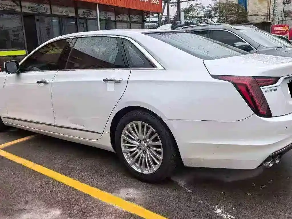 CADILLAC CT6