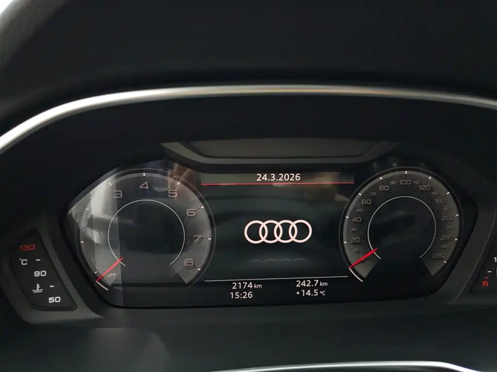 AUDI Q3