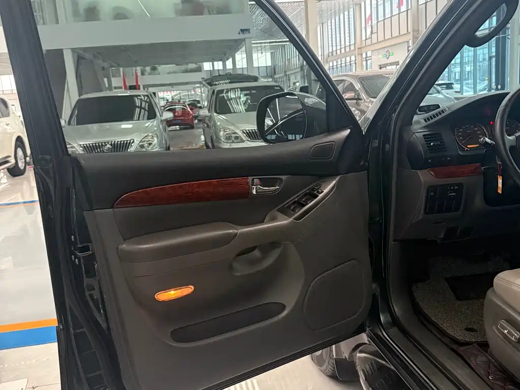 Toyota Prado — миниатюра 7