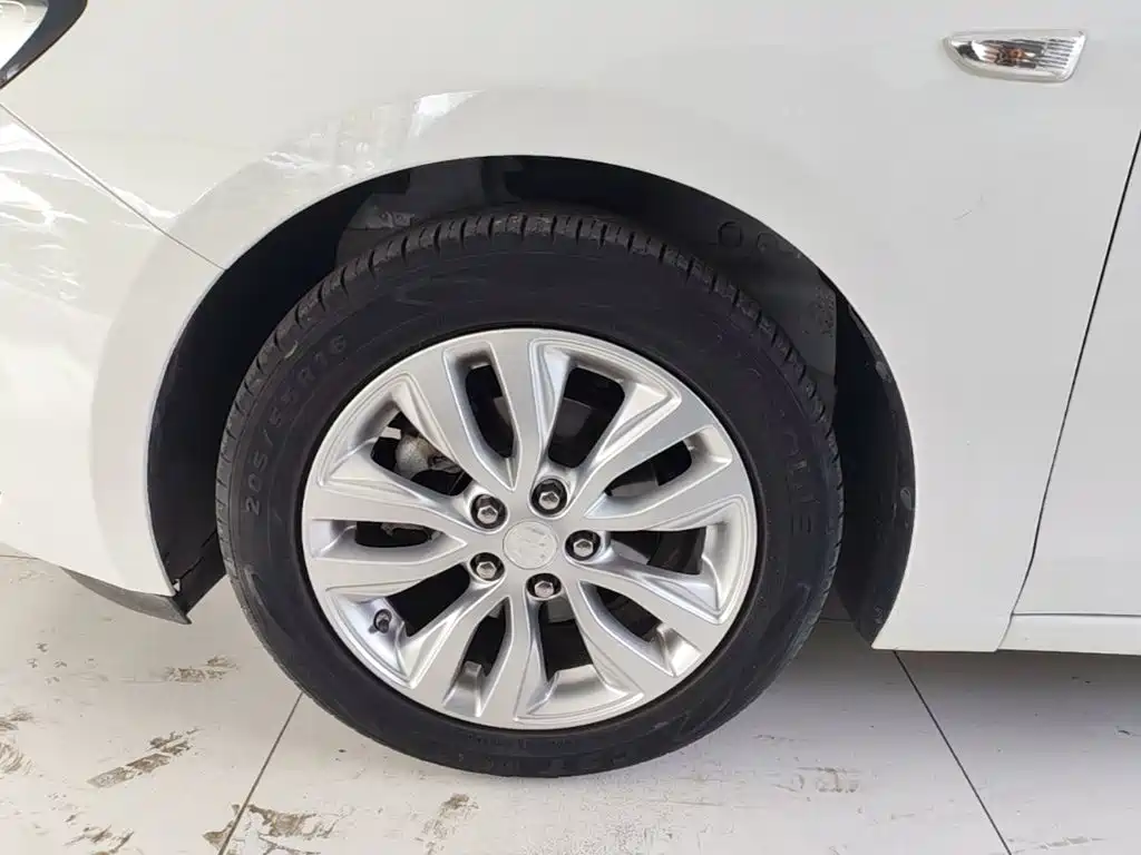 Buick Excelle — миниатюра 23