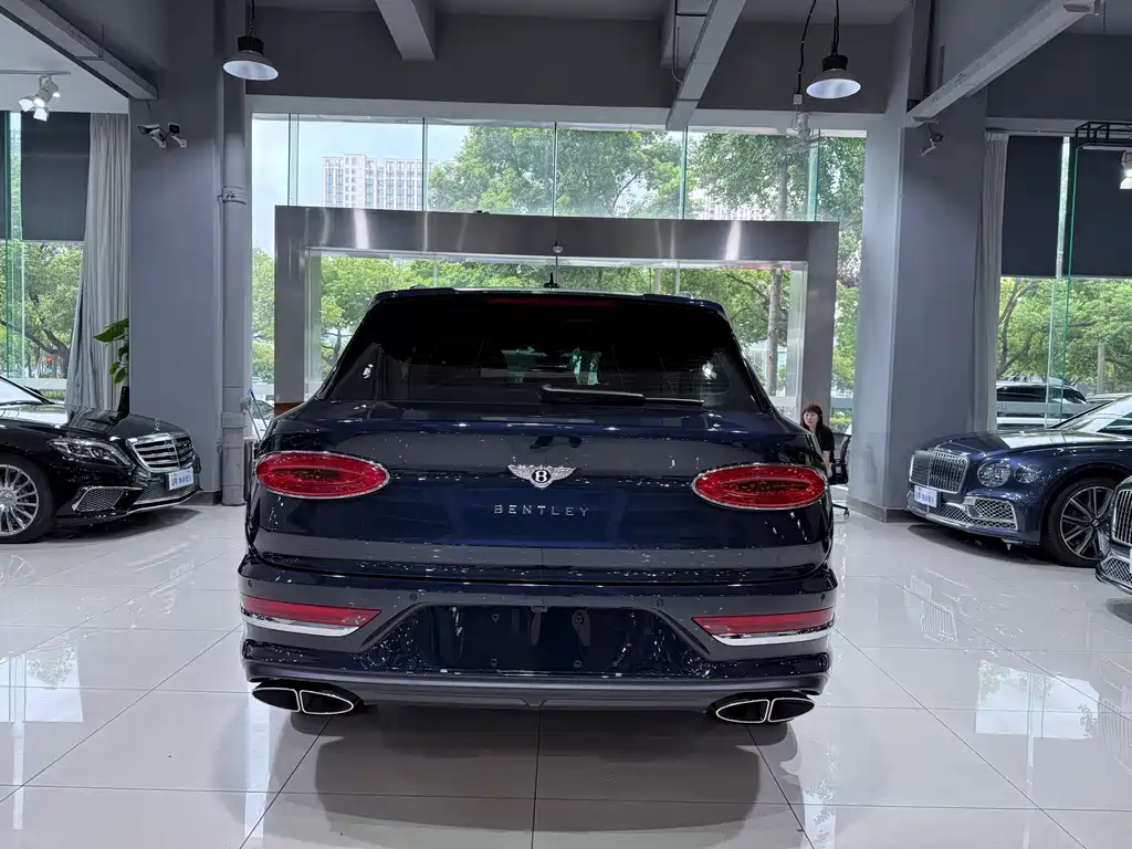 Bentley Bentayga — миниатюра 6