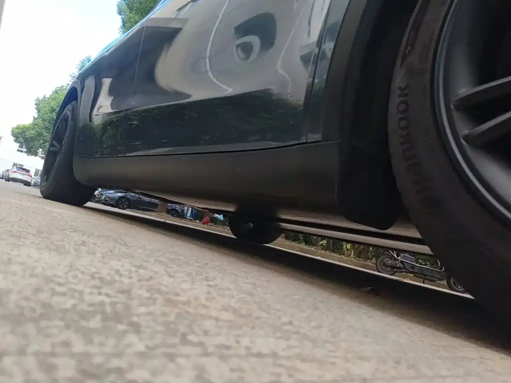 Tesla Model Y — миниатюра 21