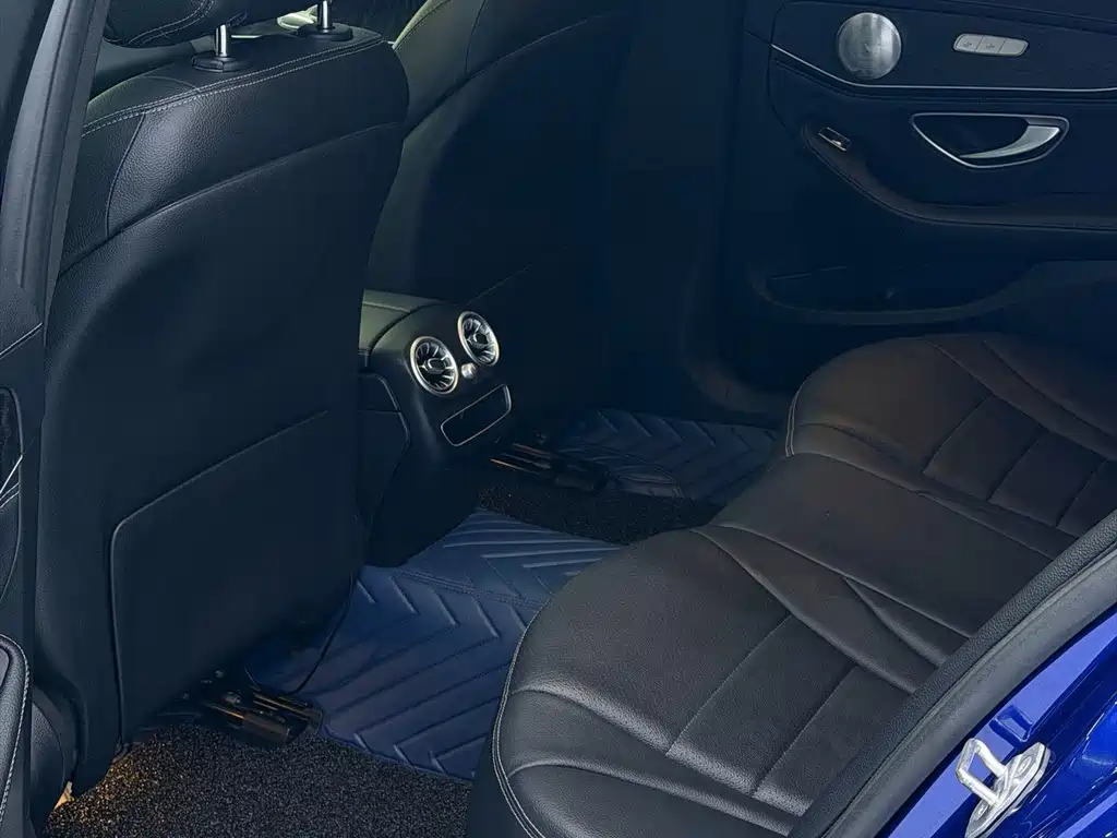 Mercedes-Benz C-Class — миниатюра 10