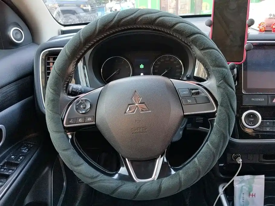 Mitsubishi Outlander — миниатюра 15