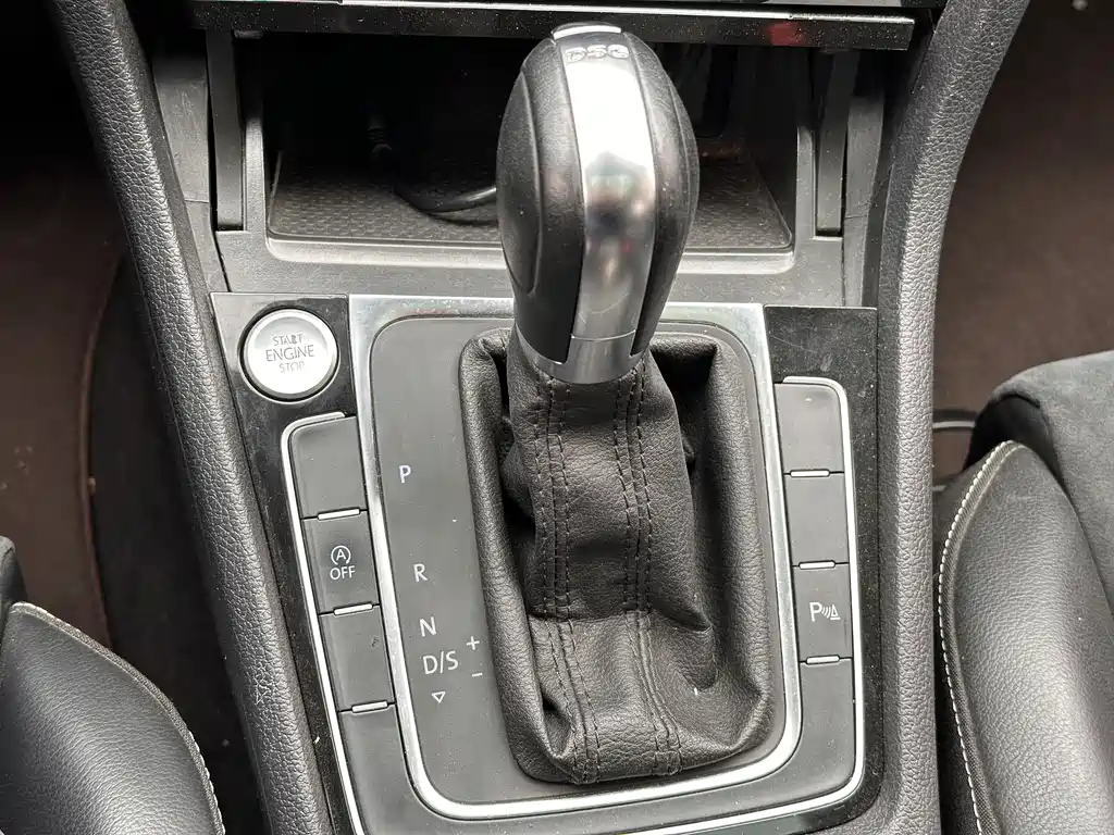 Volkswagen Golf 2015 1.4TSI AT Flagship