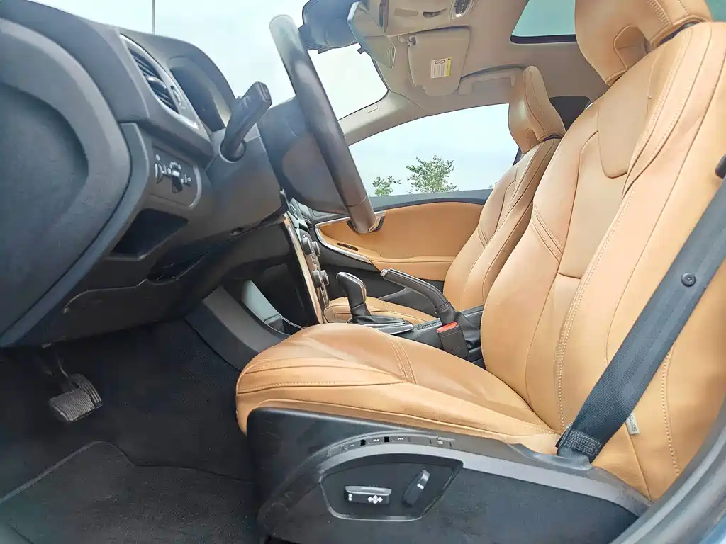 Volvo V40 — миниатюра 14