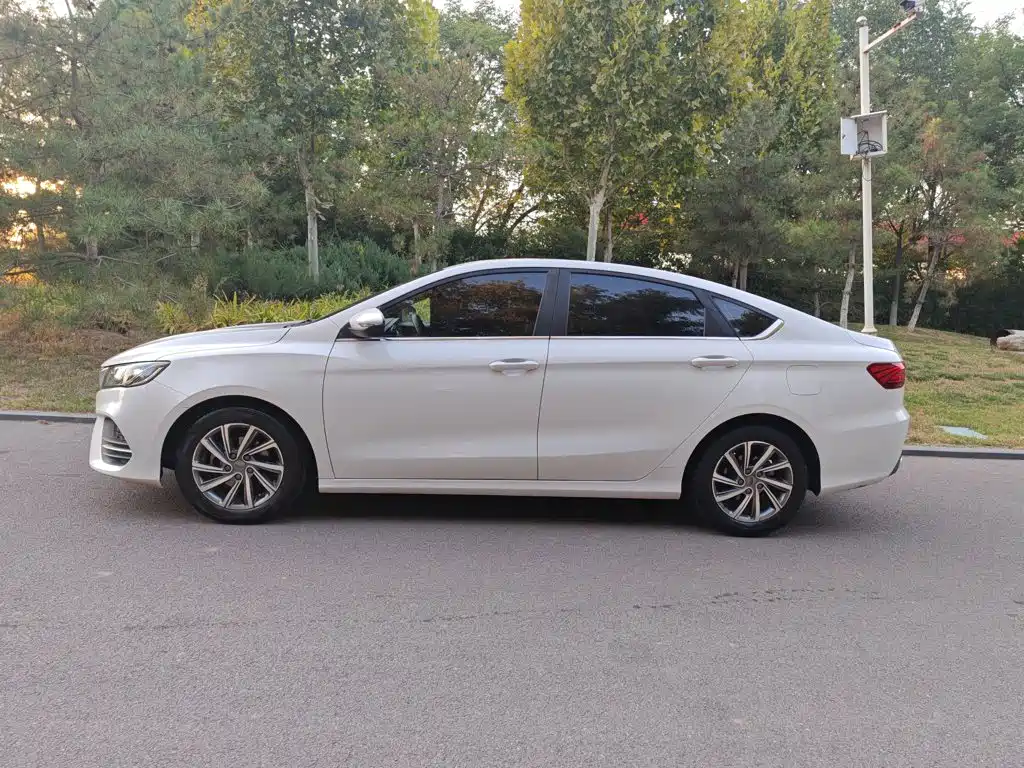Geely Binrui — миниатюра 9