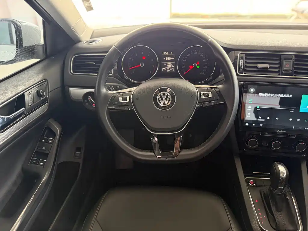 Volkswagen Sagitar — миниатюра 8