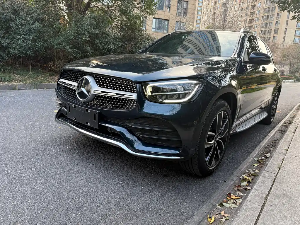 MERCEDES-BENZ GLC