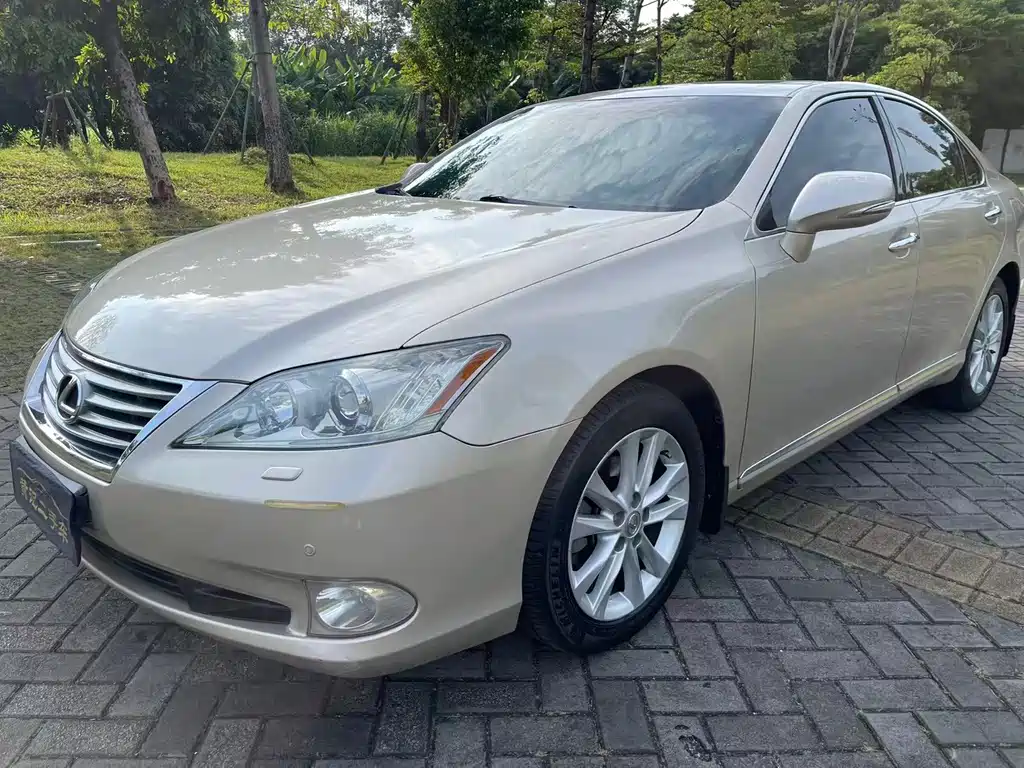 Lexus ES — миниатюра 8