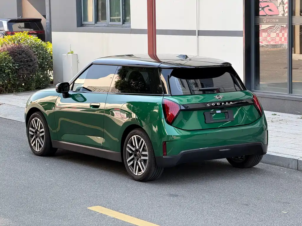 MINI MINI COOPER EV — миниатюра 8