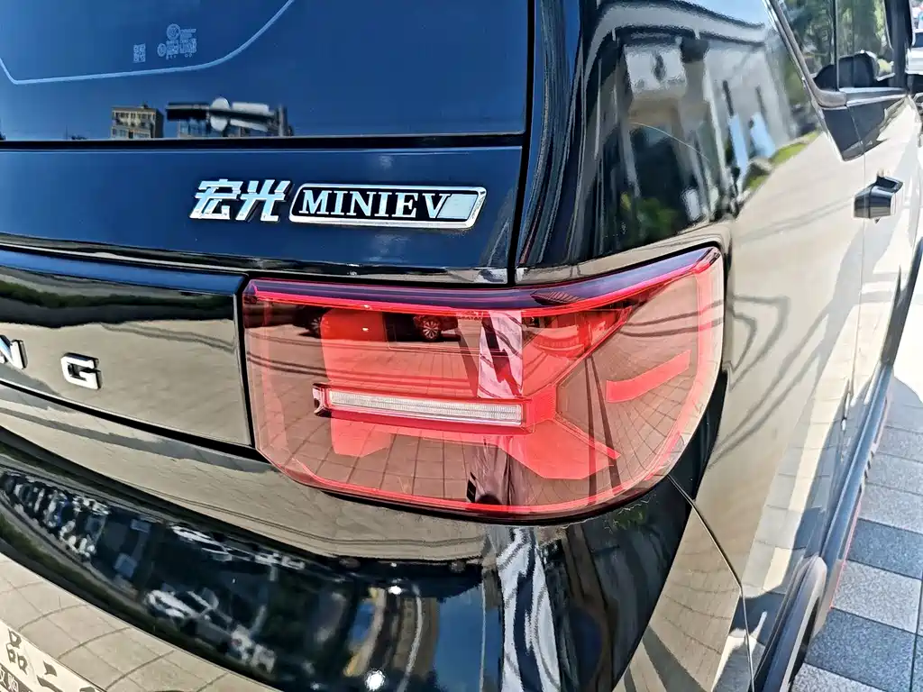 Wuling MINIEV — миниатюра 9