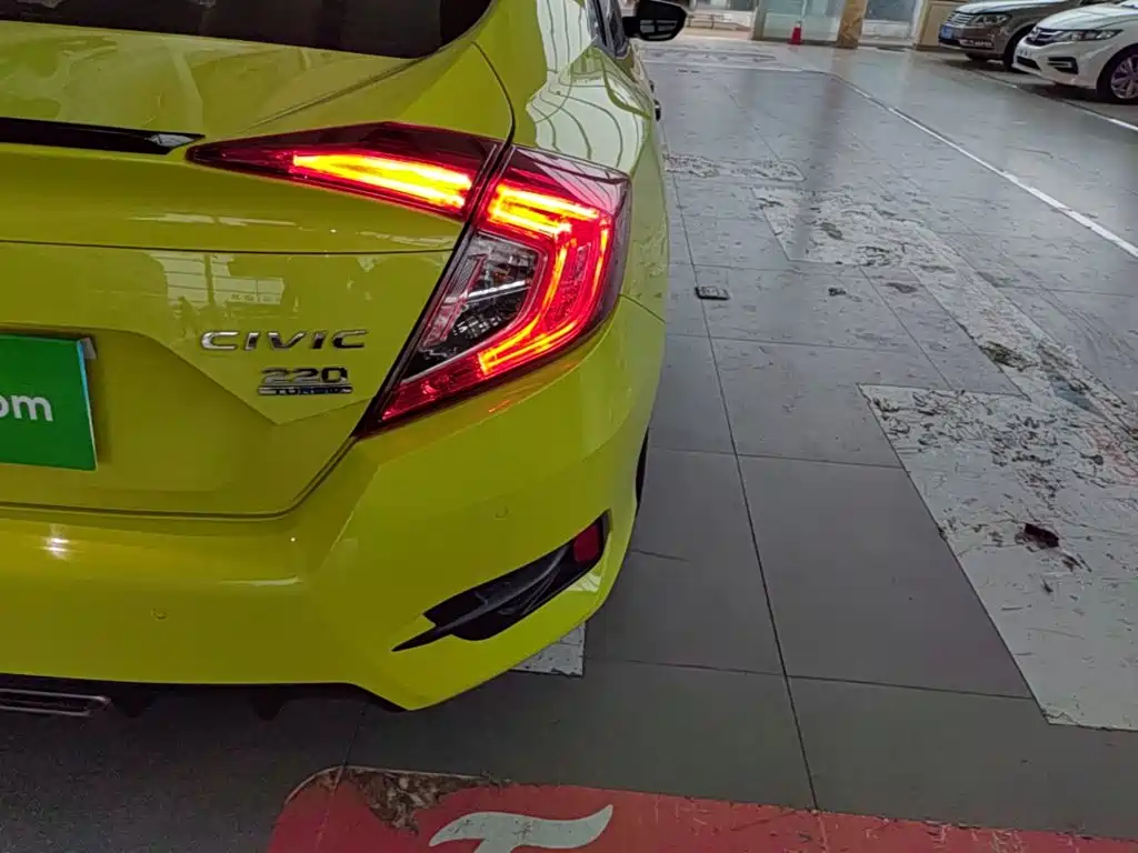 Honda Civic — миниатюра 8