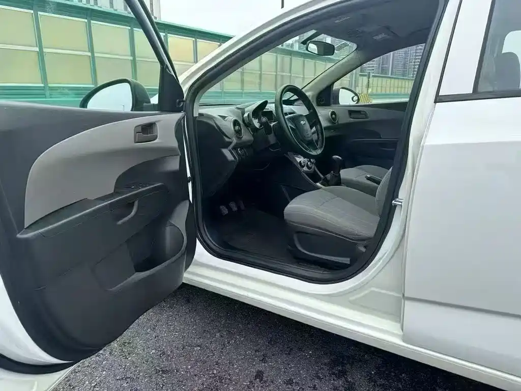 Chevrolet Aveo — миниатюра 4
