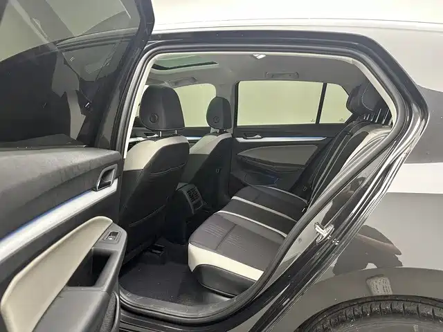 Volkswagen Golf — миниатюра 12