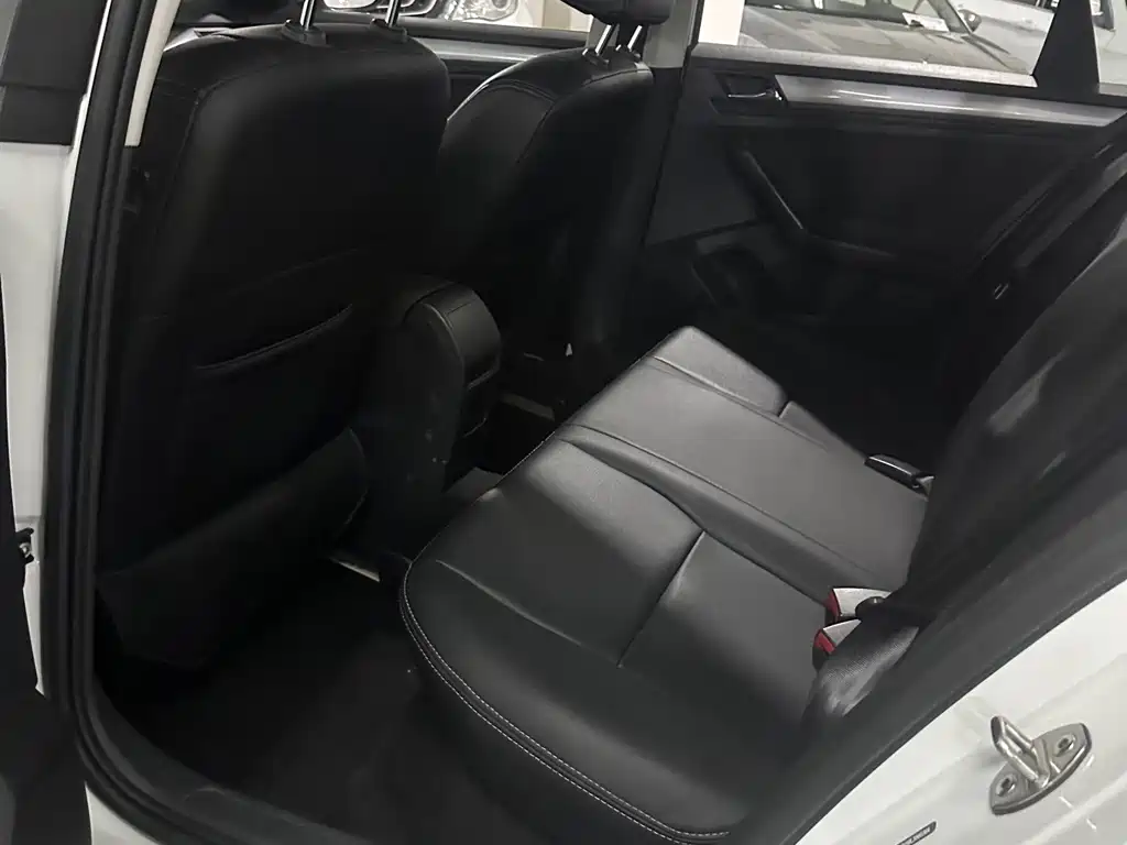 Volkswagen Bora — миниатюра 3