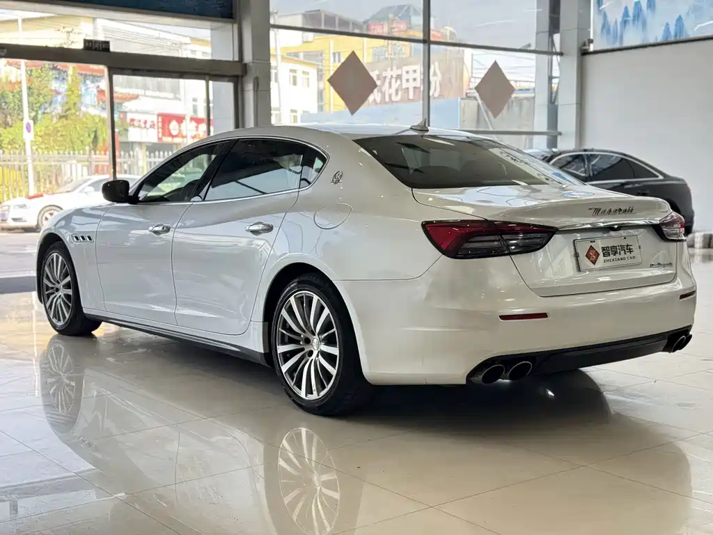 Maserati Quattroporte — миниатюра 6