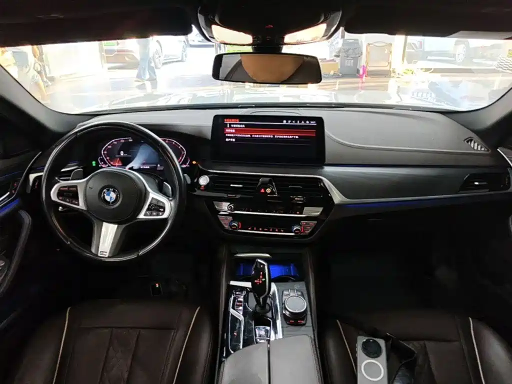 BMW 5 Series — миниатюра 10