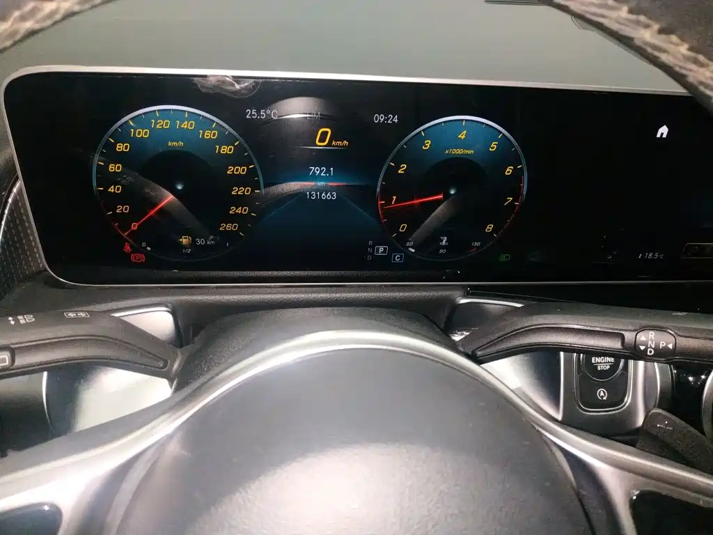 Mercedes-Benz GLB — миниатюра 12