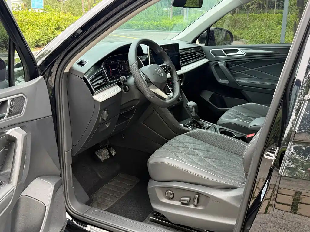 Volkswagen Tiguan L — миниатюра 4