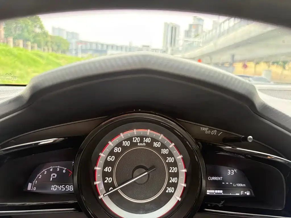Mazda Mazda3 3 2016 1.5L AT Luxury